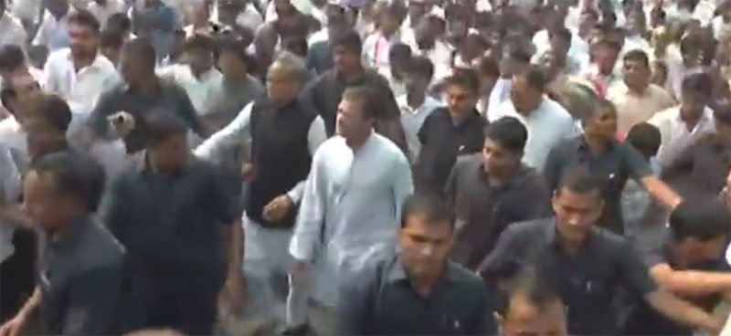 சி.பி.ஐ. இயக்குநர் அலோக் வர்மா மீது நடவடிக்கை : ராகுல்காந்தி பேரணி!!!