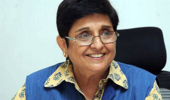 கழிவுநீர் கால்வாயில் குப்பை கொட்டினால் கடுமையாக தண்டிக்கப்படுவர் - கிரண்பேடி