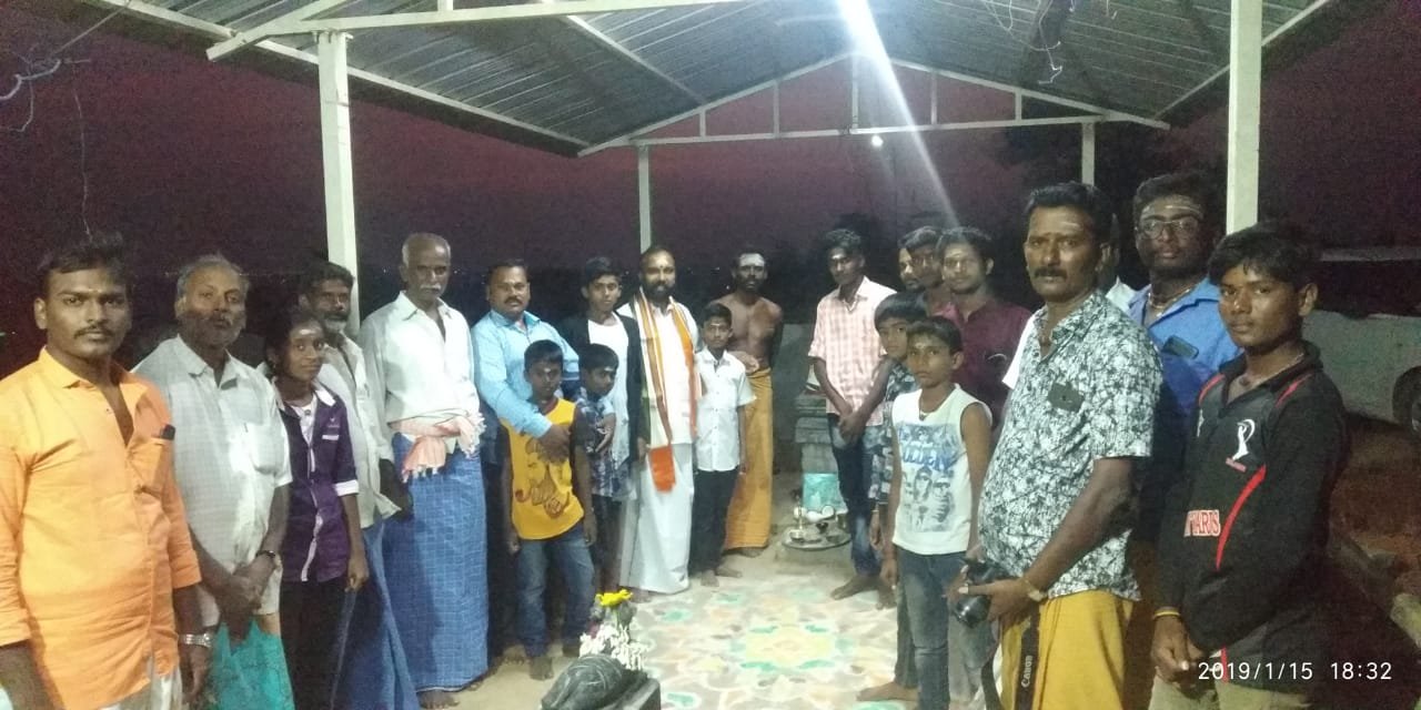 நந்தியெம்பெருமானின் மீது  சிவலிங்கத் திருவுரு !