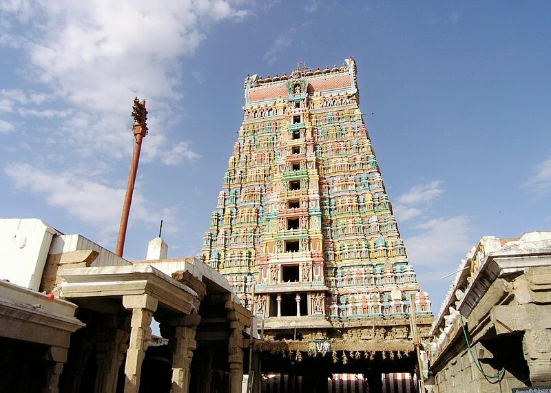 இந்தியாவின் தேசிய மலர் கோலத்தை அழிக்க சொன்ன தேர்தல் அதிகாரி